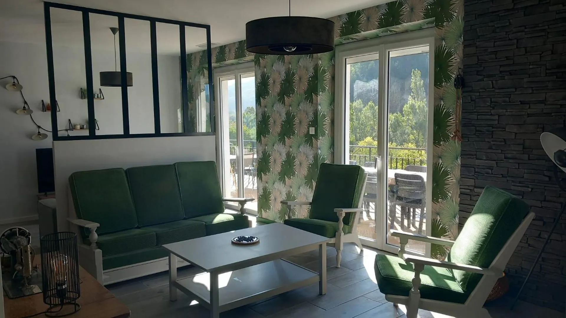 appartement 135m2 ,terrasse 45m2, 2 à 8 personnes Châtillon-en-Diois