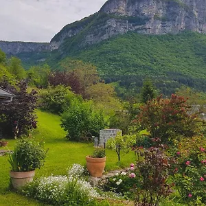 Appartement Au Pied De La Montagne Et Vue Imprenable, Saint-Alban (Rhone-Alps)